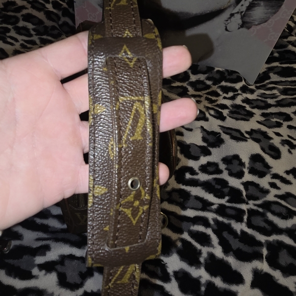 Louis Vuitton Messenger cross-body - Picture 7 of 14